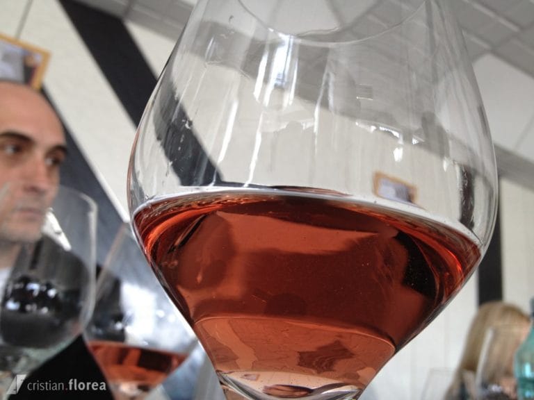 Cum se împachetează o sticlă de vin la Vincon 1 | Cristian Florea