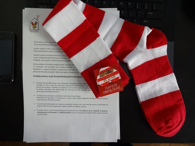 Dacă strângem 30 de comentarii, mâine ies pe biclă în pantaloni scurţi şi şosetele #forRMHC 8 | Cristian Florea
