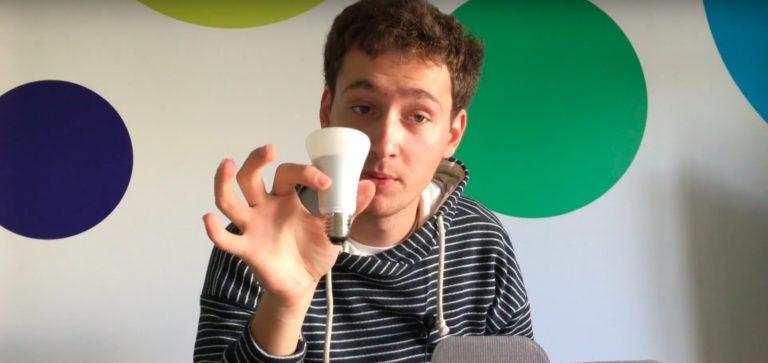 Am testat sistemul de iluminat inteligent Philips Hue. Uite ce trebuie să știi despre el 31 | Cristian Florea Am testat sistemul de iluminat inteligent Philips Hue. Uite ce trebuie să știi despre el 30 | Cristian Florea