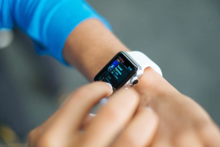 3 trucuri ca să țină mai mult bateria la Apple Watch 1 | Cristian Florea trucuri ca sa tina mai mult bateria la apple watch - Photo by Crew