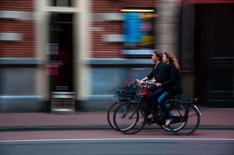 cum s-a modificat legislația pentru bicicliști - Photo by David Marcu