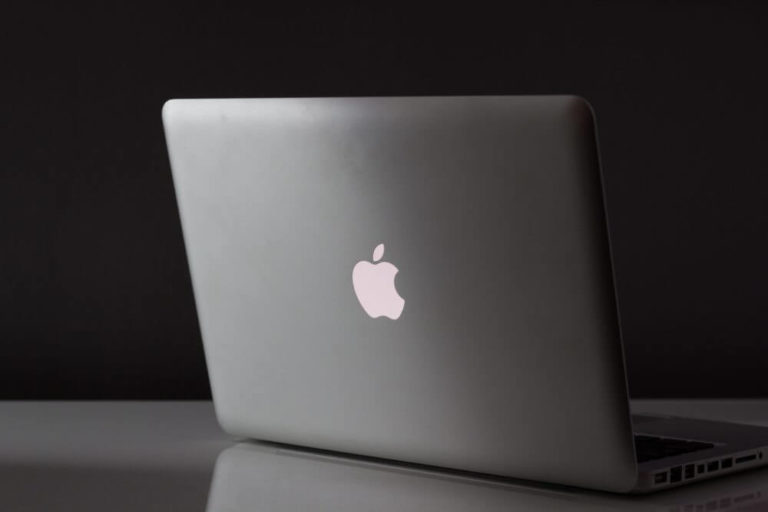 Cele mai faine reclame Apple - Photo by Marcin Nowak