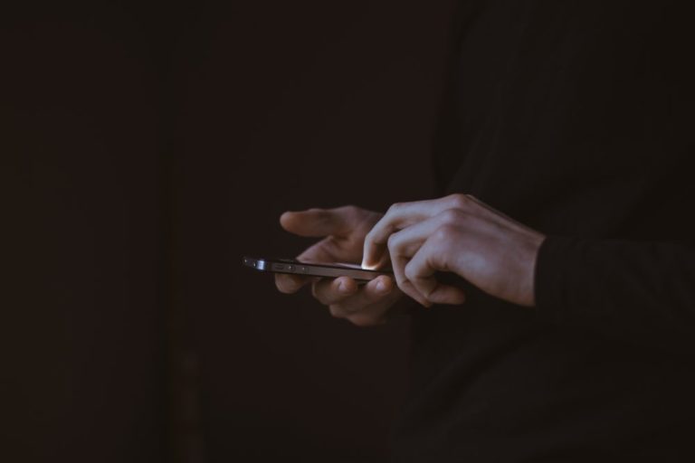 Cum să nu le mai apară celorlalţi că ai citit mesajele pe care ţi le-au trimis pe WhatsApp 37 | Cristian Florea