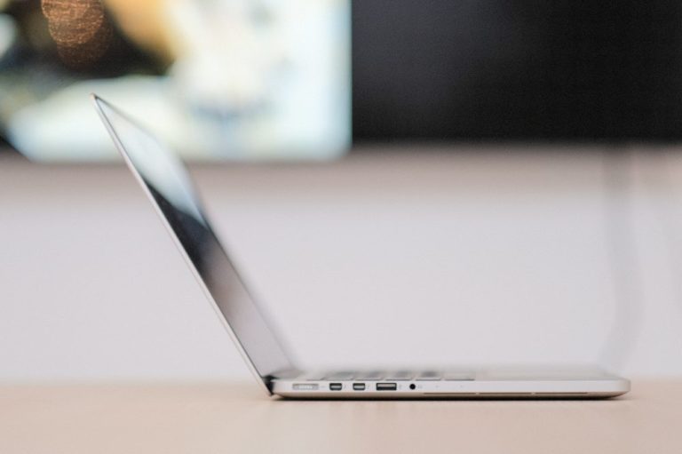 Modifica extensia print screenurilor pe MacBook - Photo by Thomas Wong