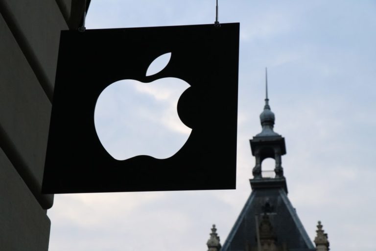 Când se lansează noile sisteme de operare Apple: iOS 11, macOS High Sierra, watchOS 4 și tvOS 11 - Photo by Medhat Dawoud