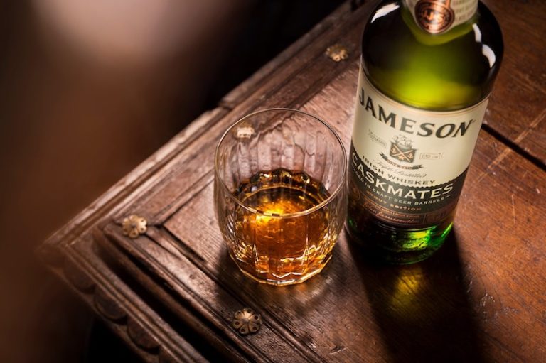 A apărut whiskey cu iz de hamei. Uite unde îl găsești și cum poți câștiga o sticlă 15 | Cristian Florea Whiskey Jameson Caskmates