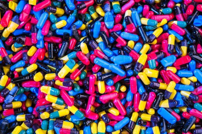 Accesul la medicamentele din România nu trebuie să se facă pe bază de noroc