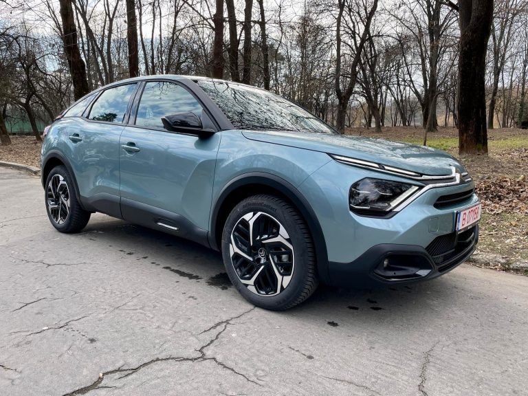 Mi-am schimbat mașina. 🤩 Cum m-a convins Noul Citroen C4 din 2021 21 | Cristian Florea