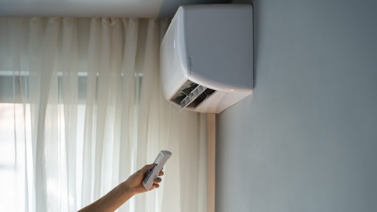 Aparat aer conditionat: 5 lucruri de care să ții cont când îți cumperi unul